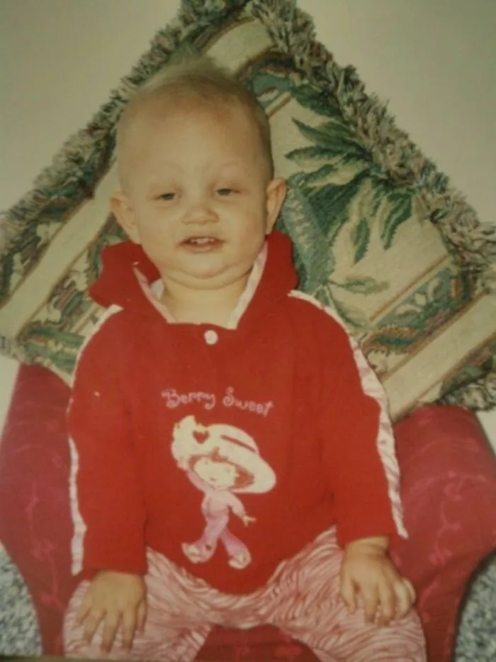 Mi hermana, muy fotogénica de niña