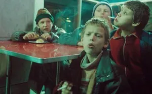20+ Rarely Seen Photos Show The Harsh Reality Of Russia In The 90's, And Some Photos Might Shock You