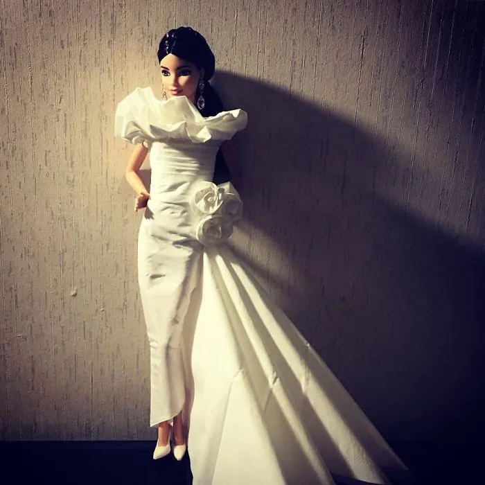 Man Uses Toilet Paper And Tissues To Create Wedding Dresses For His Barbies, And Result Is Amazing