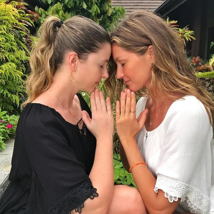 Gisele Bundchen With Her Twin Sister Patricia