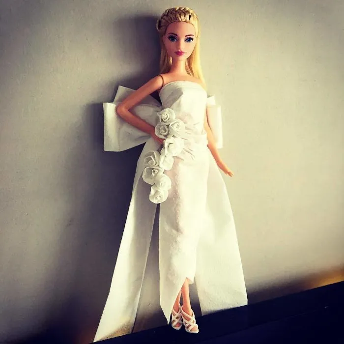 Man Uses Toilet Paper And Tissues To Create Wedding Dresses For His Barbies, And Result Is Amazing