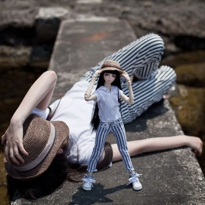 This Japanese Girl Takes Pictures Of Herself And A Doll That Looks Exactly Like Her And The results Are Hauntingly Beautiful