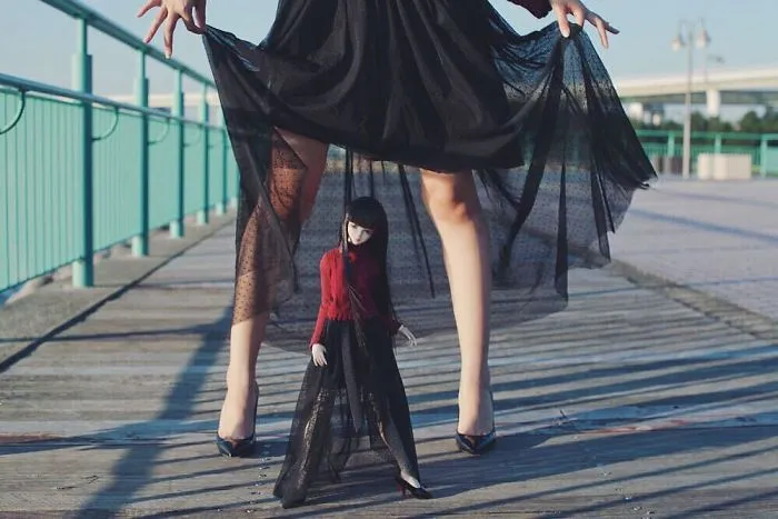 This Japanese Girl Takes Pictures Of Herself And A Doll That Looks Exactly Like Her And The results Are Hauntingly Beautiful