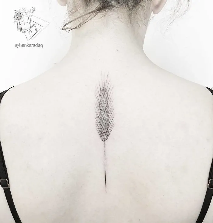 20+ Ideas increíbles para tatuarse la columna que querrás hacerte