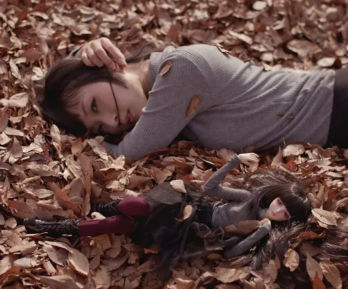This Japanese Girl Takes Pictures Of Herself And A Doll That Looks Exactly Like Her And The results Are Hauntingly Beautiful