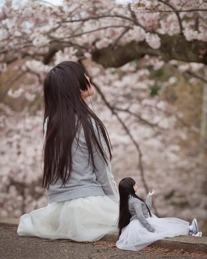 This Japanese Girl Takes Pictures Of Herself And A Doll That Looks Exactly Like Her And The results Are Hauntingly Beautiful