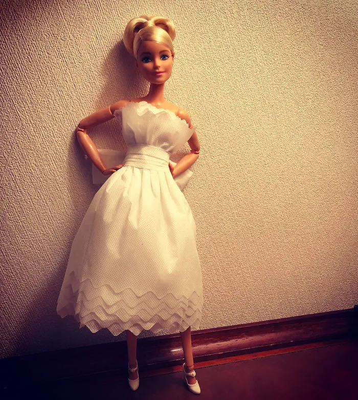 Man Uses Toilet Paper And Tissues To Create Wedding Dresses For His Barbies, And Result Is Amazing