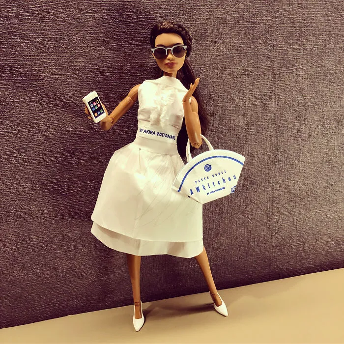 Man Uses Toilet Paper And Tissues To Create Wedding Dresses For His Barbies, And Result Is Amazing