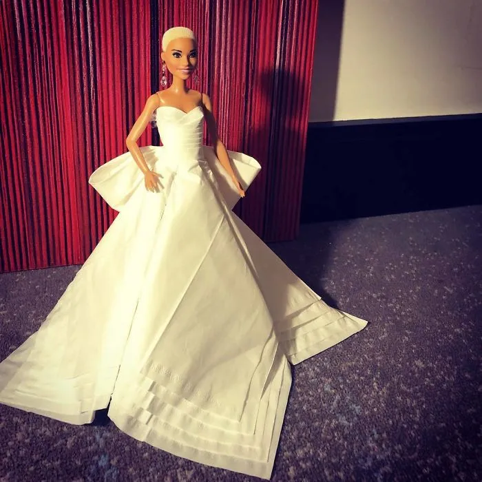 Man Uses Toilet Paper And Tissues To Create Wedding Dresses For His Barbies, And Result Is Amazing