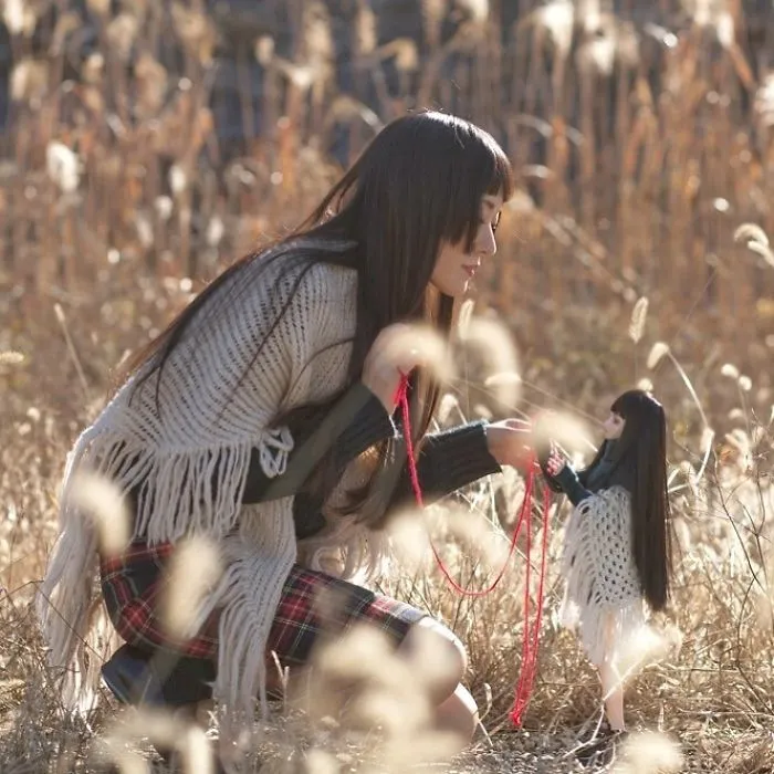 This Japanese Girl Takes Pictures Of Herself And A Doll That Looks Exactly Like Her And The results Are Hauntingly Beautiful