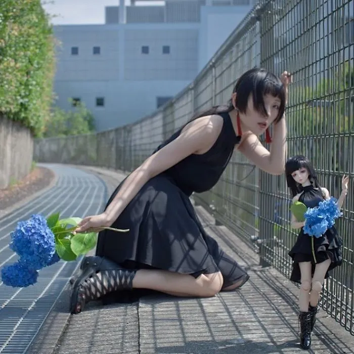 This Japanese Girl Takes Pictures Of Herself And A Doll That Looks Exactly Like Her And The results Are Hauntingly Beautiful