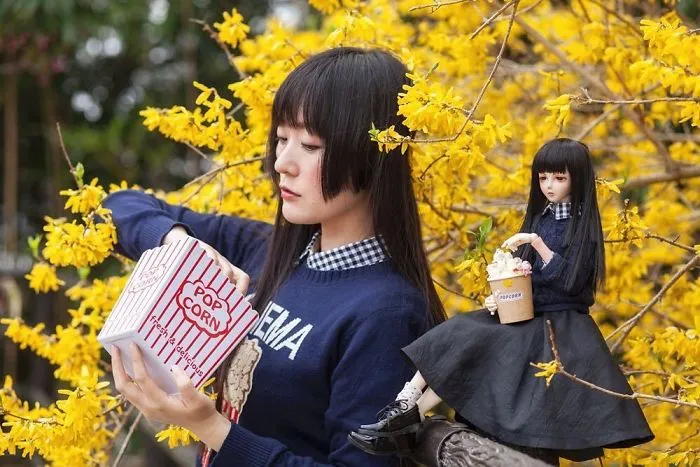 This Japanese Girl Takes Pictures Of Herself And A Doll That Looks Exactly Like Her And The results Are Hauntingly Beautiful