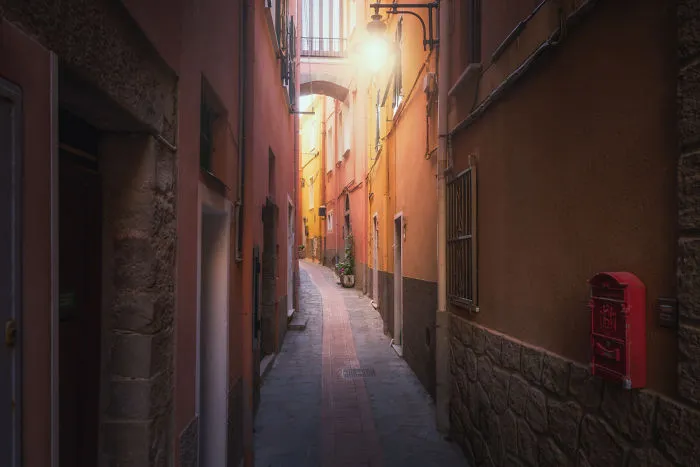 I Capture The Beauty Of Italian Back Alleys, And They Remind Me Of Fairy Tales