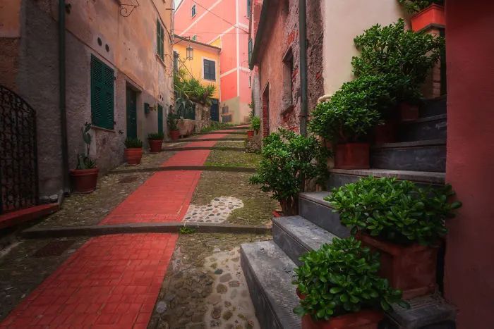 I Capture The Beauty Of Italian Back Alleys, And They Remind Me Of Fairy Tales