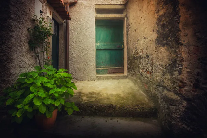 I Capture The Beauty Of Italian Back Alleys, And They Remind Me Of Fairy Tales