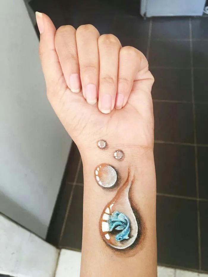 I Create Temporary 3D Paintings On My Left Hand (22 Pics)