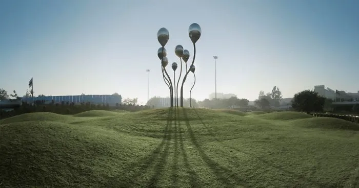 I Photographed An Extraterrestrial Looking Sculpture In Delhi