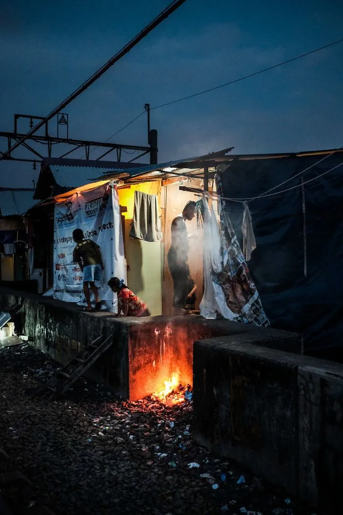 Noche en un barrio marginal