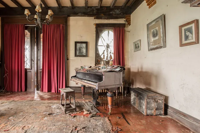 I Travel Through Europe In Search Of Forgotten Pianos In Abandoned Places