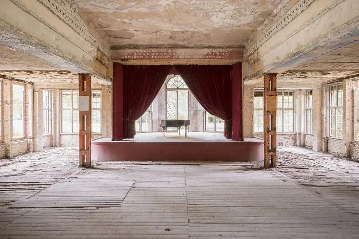 I Travel Through Europe In Search Of Forgotten Pianos In Abandoned Places