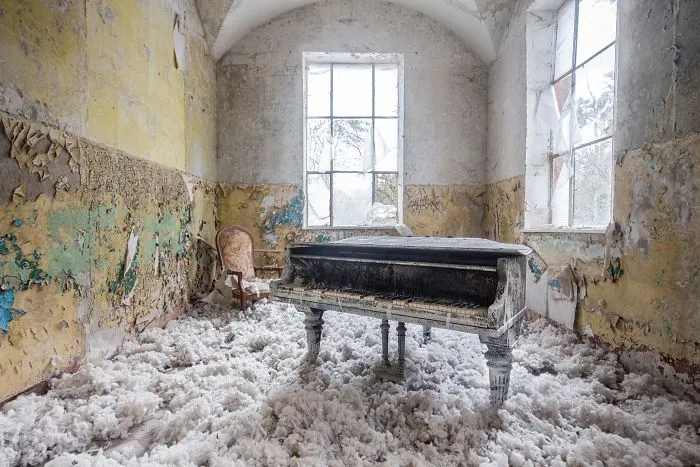 I Travel Through Europe In Search Of Forgotten Pianos In Abandoned Places