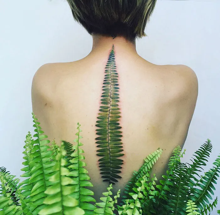 20+ Ideas increíbles para tatuarse la columna que querrás hacerte