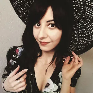 Charline Mahroug | Winona Adamon
