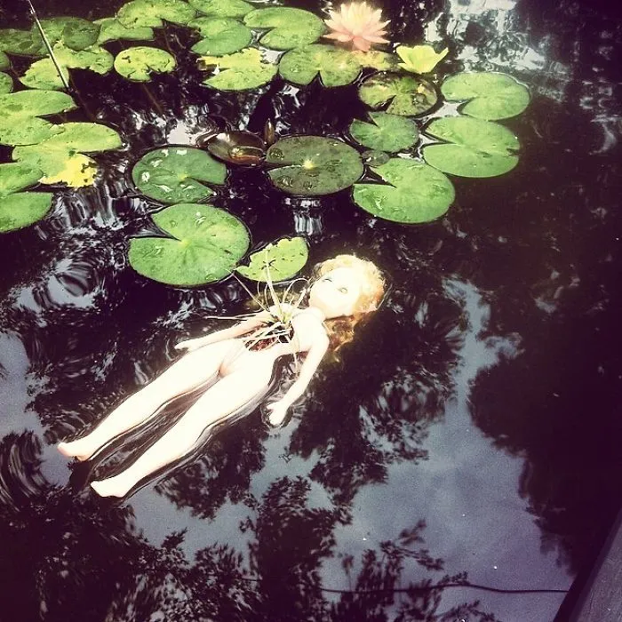145 People Who Turned Old Dolls Into Planters And Scared The Hell Out Of Their Neighbors