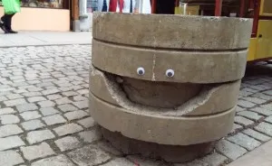 I Bring Bulgarian Streets To Life By Putting Googly Eyes On Random Objects