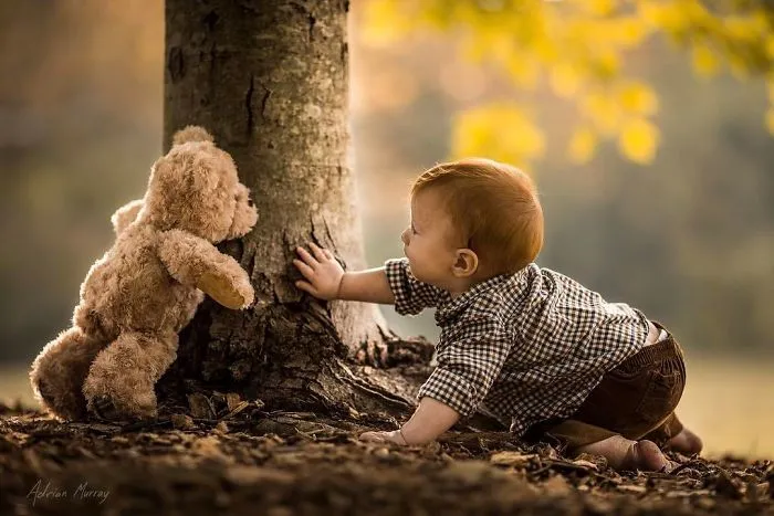 As A Dad Of Four, I’ve Been Taking Photos Of My Kids With Their Brother Bear For Years (30 Pics)