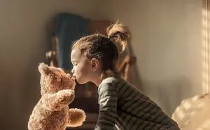 As A Dad Of Four, I’ve Been Taking Photos Of My Kids With Their Brother Bear For Years (30 Pics)