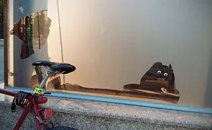 I Bring Bulgarian Streets To Life By Putting Googly Eyes On Random Objects