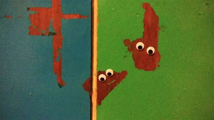 I Bring Bulgarian Streets To Life By Putting Googly Eyes On Random Objects