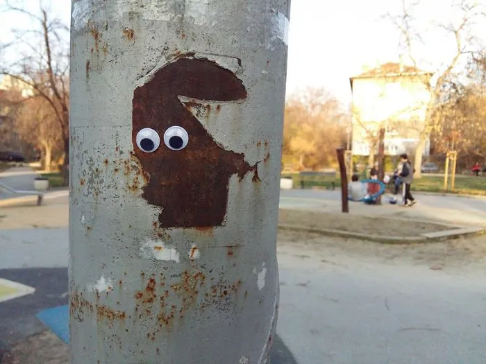 I Bring Bulgarian Streets To Life By Putting Googly Eyes On Random Objects