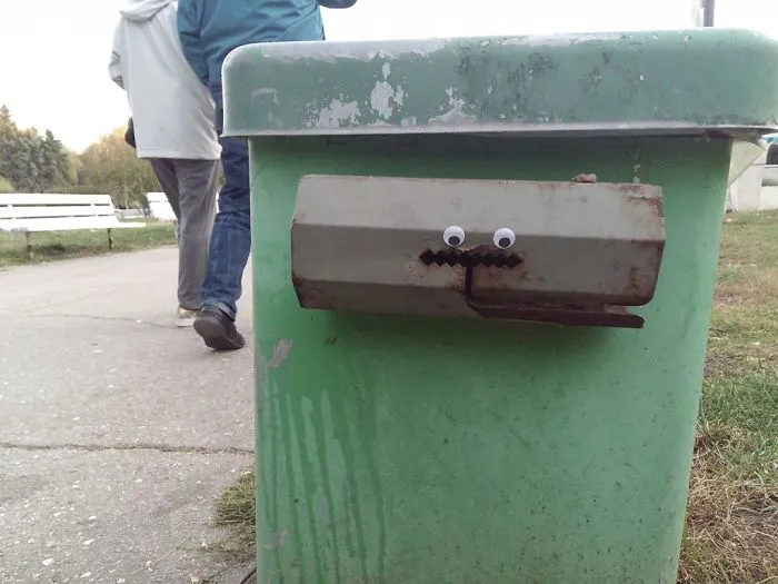 I Bring Bulgarian Streets To Life By Putting Googly Eyes On Random Objects