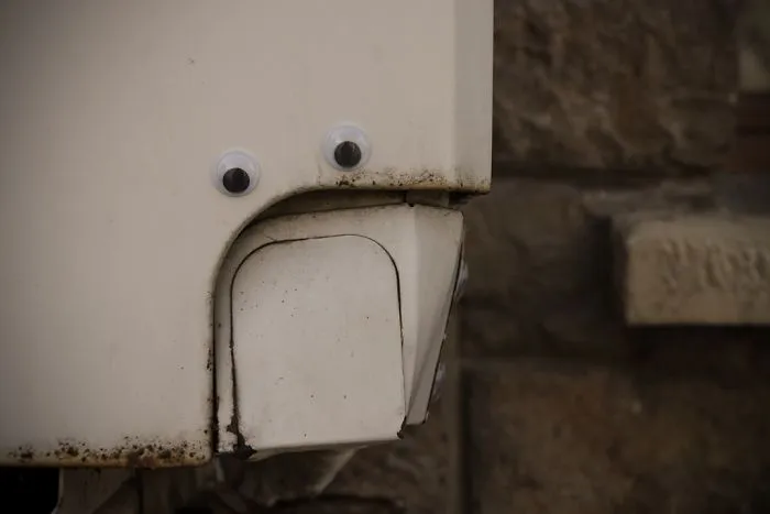 I Bring Bulgarian Streets To Life By Putting Googly Eyes On Random Objects
