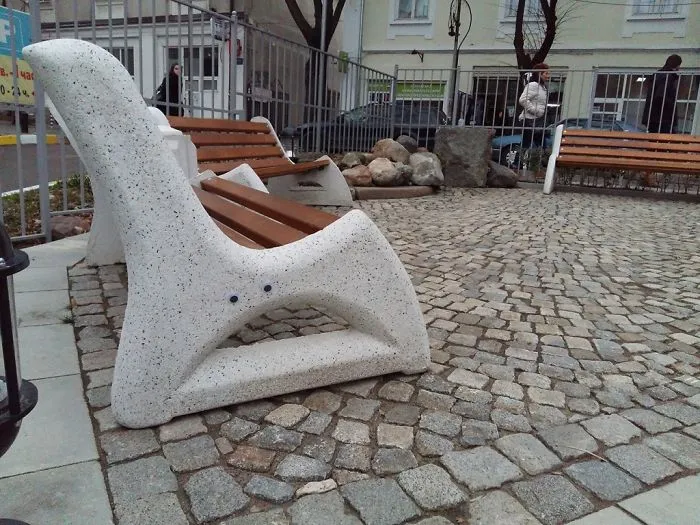 I Bring Bulgarian Streets To Life By Putting Googly Eyes On Random Objects
