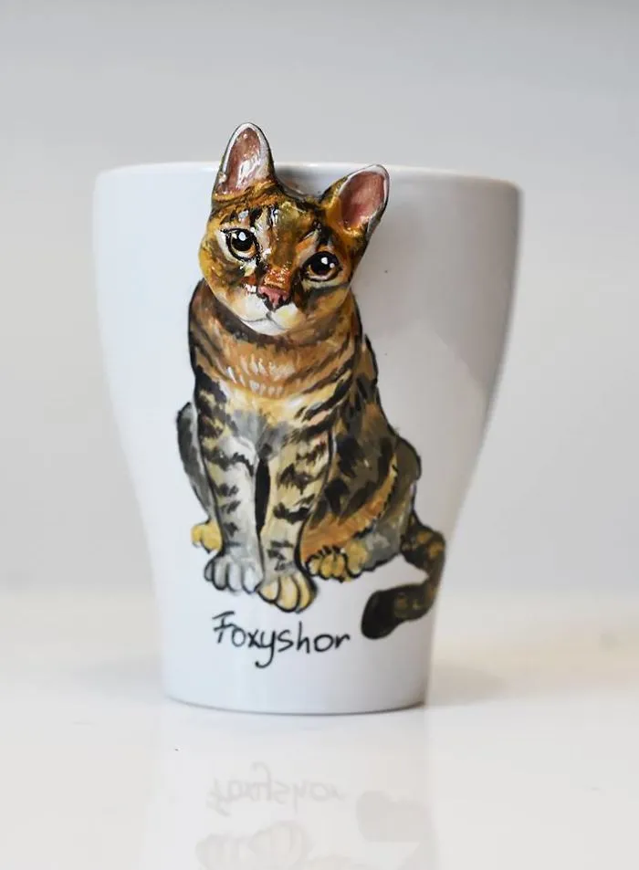 I Create 3D Sculptures Of People's Pets On Mugs Completely By Hand