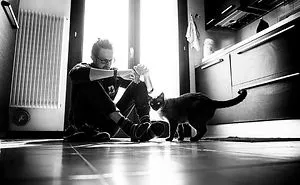 I Photograph Men With Their Cats And The Result Is Cuteness Overload!