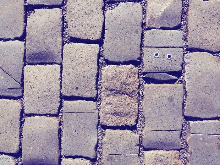 I Bring Bulgarian Streets To Life By Putting Googly Eyes On Random Objects