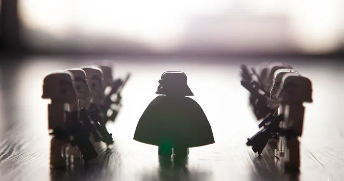 8 Dramatic Lego Shots You Have To See With Storm Troopers, Darth Vader And Deadpool!