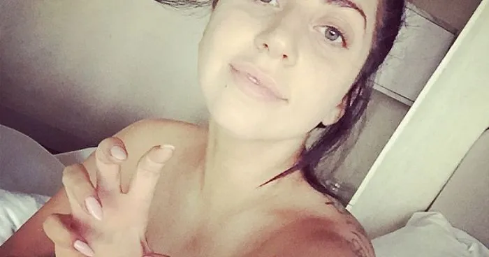 28 Times That Lady Gaga Abandoned The Makeup And Surprised The Internet In Its Instagram