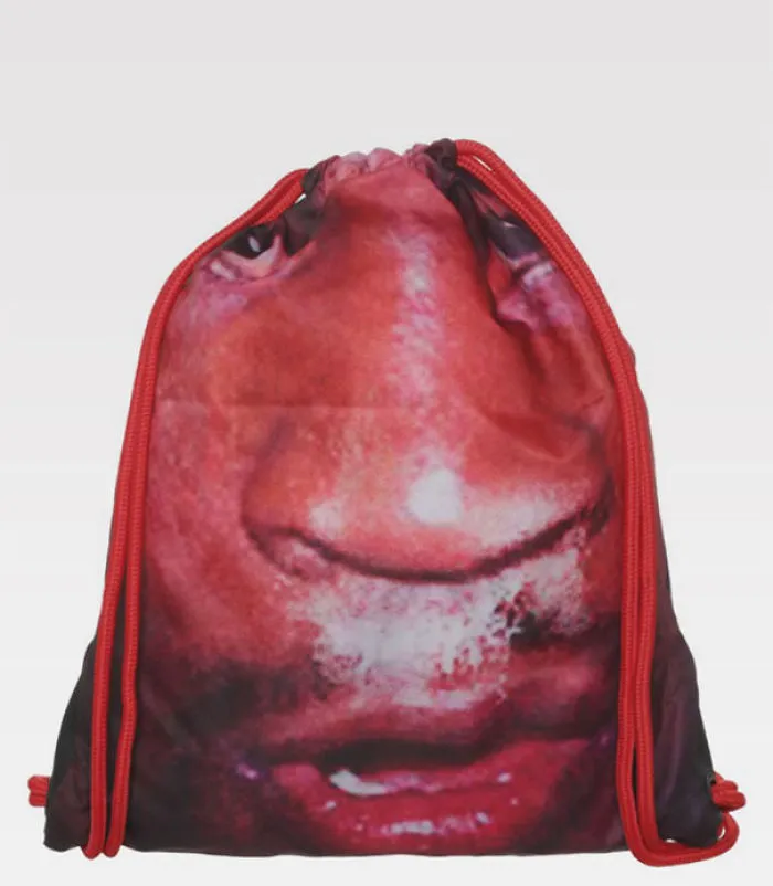 Vamos a poner una cara en una bolsa de gimnasia