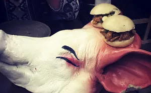 143 Times Restaurants Tried To Impress Their Customers Too Hard (New Pics)