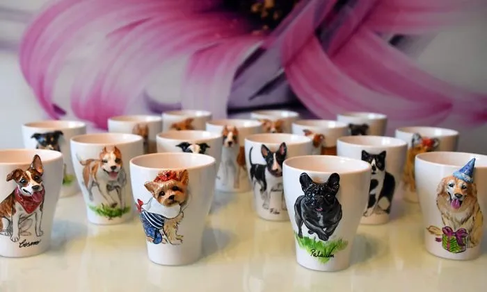 I Create 3D Sculptures Of People's Pets On Mugs Completely By Hand