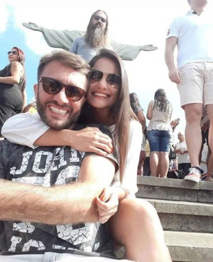 This Perfectly Timed Photobomb