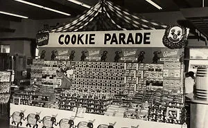 61 Rare Vintage Photos Of Grocery Stores That May Surprise You