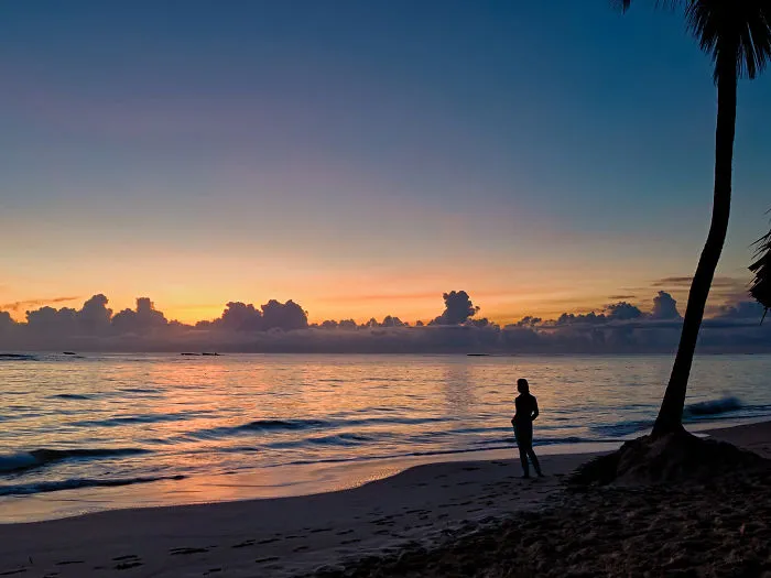 Stunning Photo-Series Reveals Sunsets From Around The World - One For Every Hour In The Day