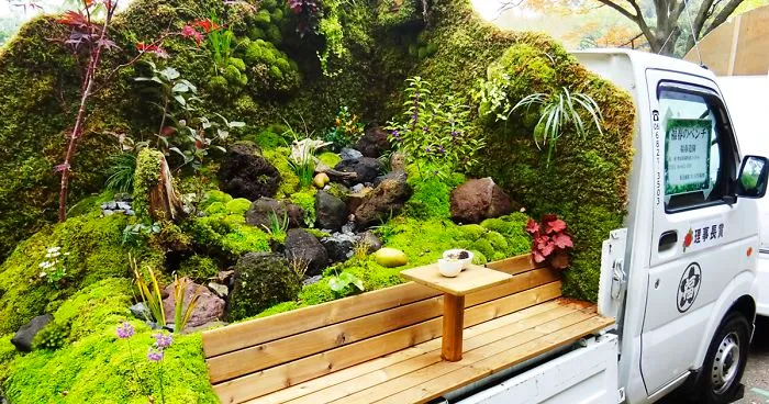 Japanese Compete To See Who Can Turn The Back Of Their Truck Into The Best Garden, And The Result Is Awesome