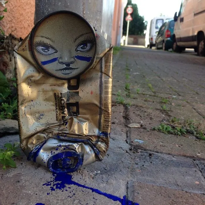 Artist Leaves His Paintings For People To Find After Getting Rejected By Art Galleries